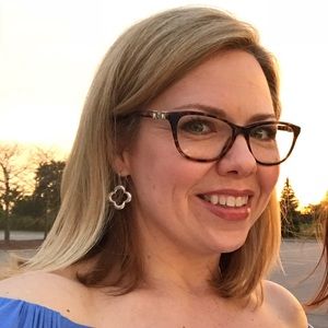 Meet your Posher, Monique